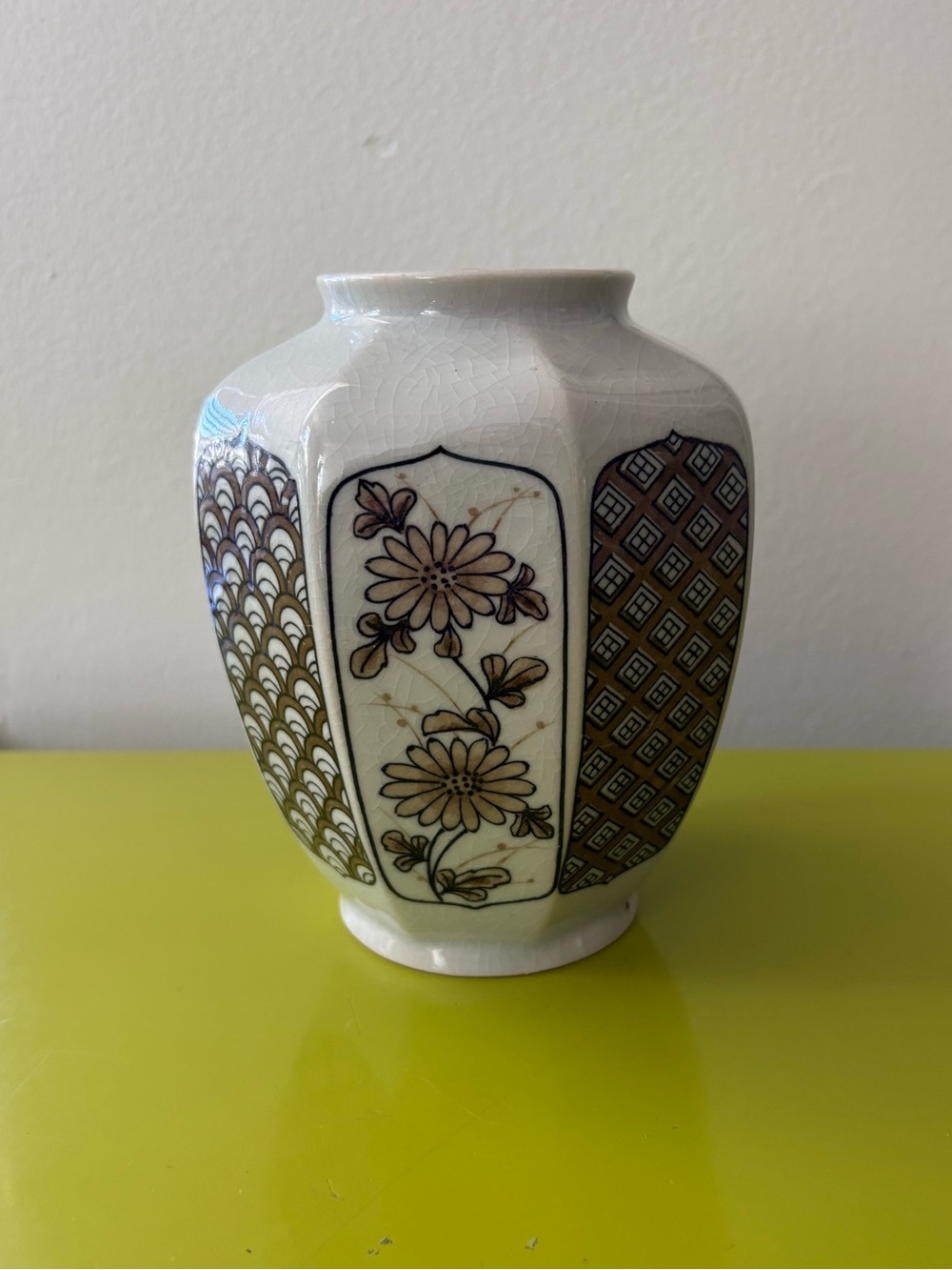 Otagiri Japan 8-Sided Vase Pattern Brown Cream
